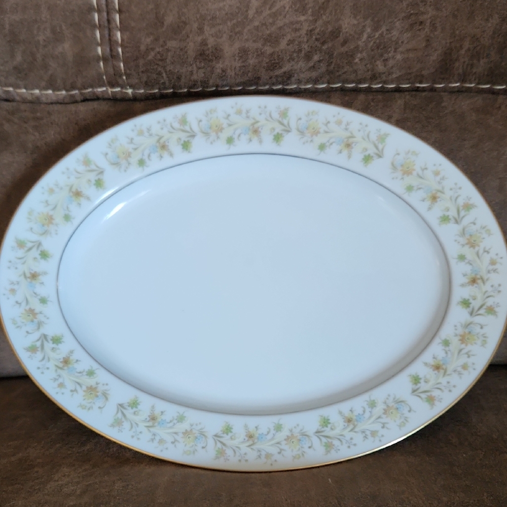 Noritake Andorra 2182 Elegant Floral Oval Platter